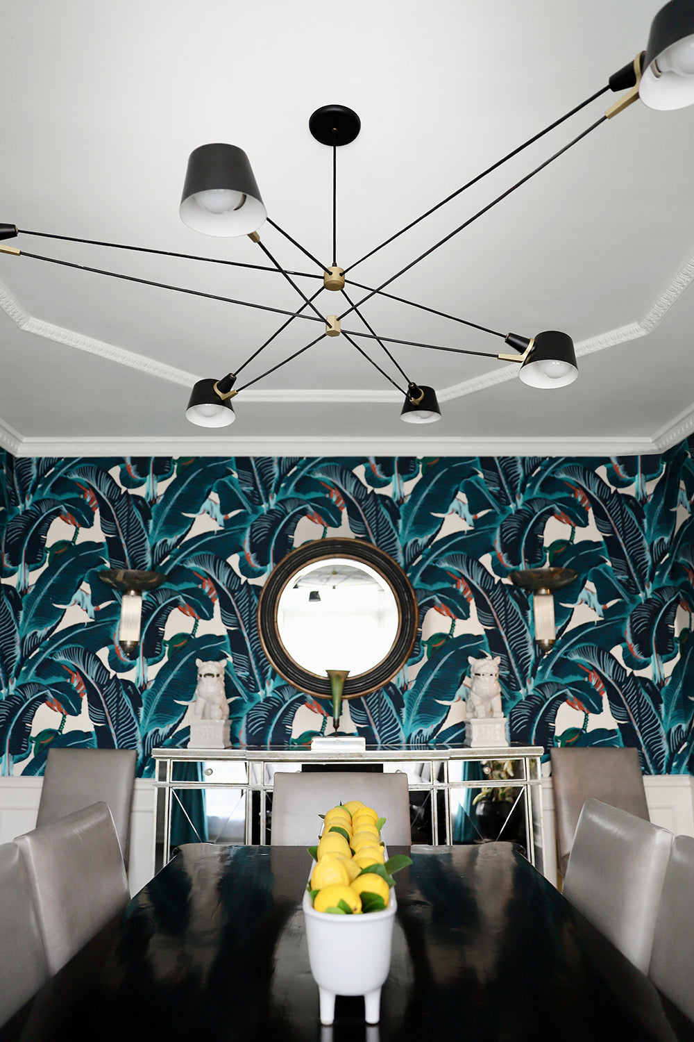 paint the ceiling white in the dining room