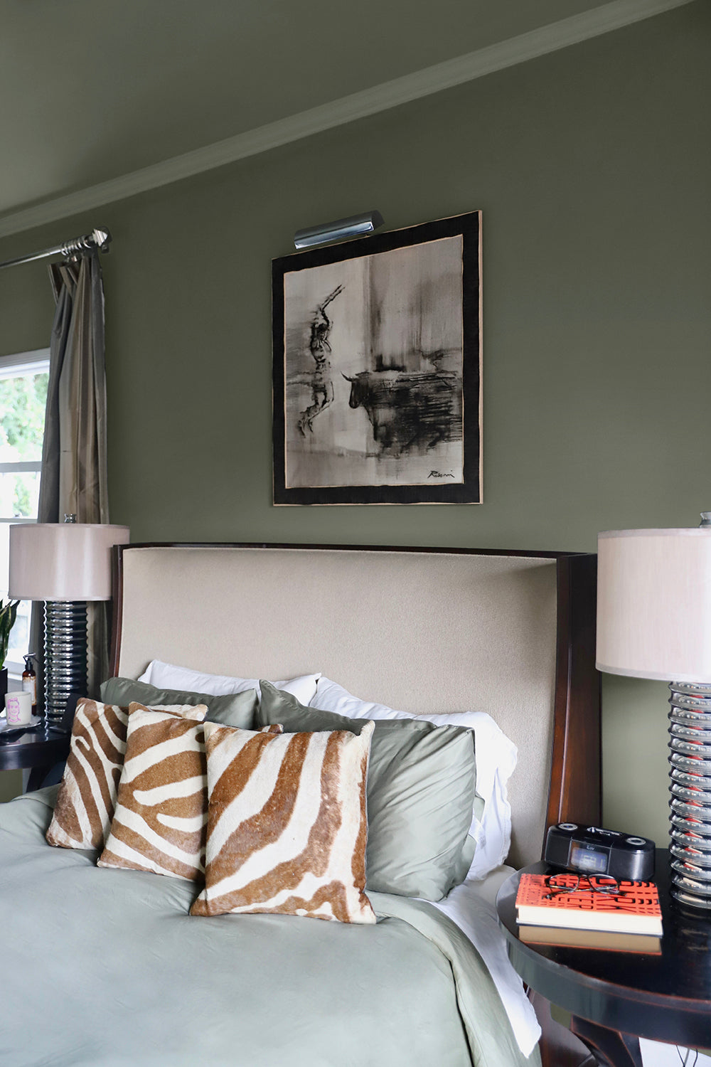 Dragonaut green bedroom
