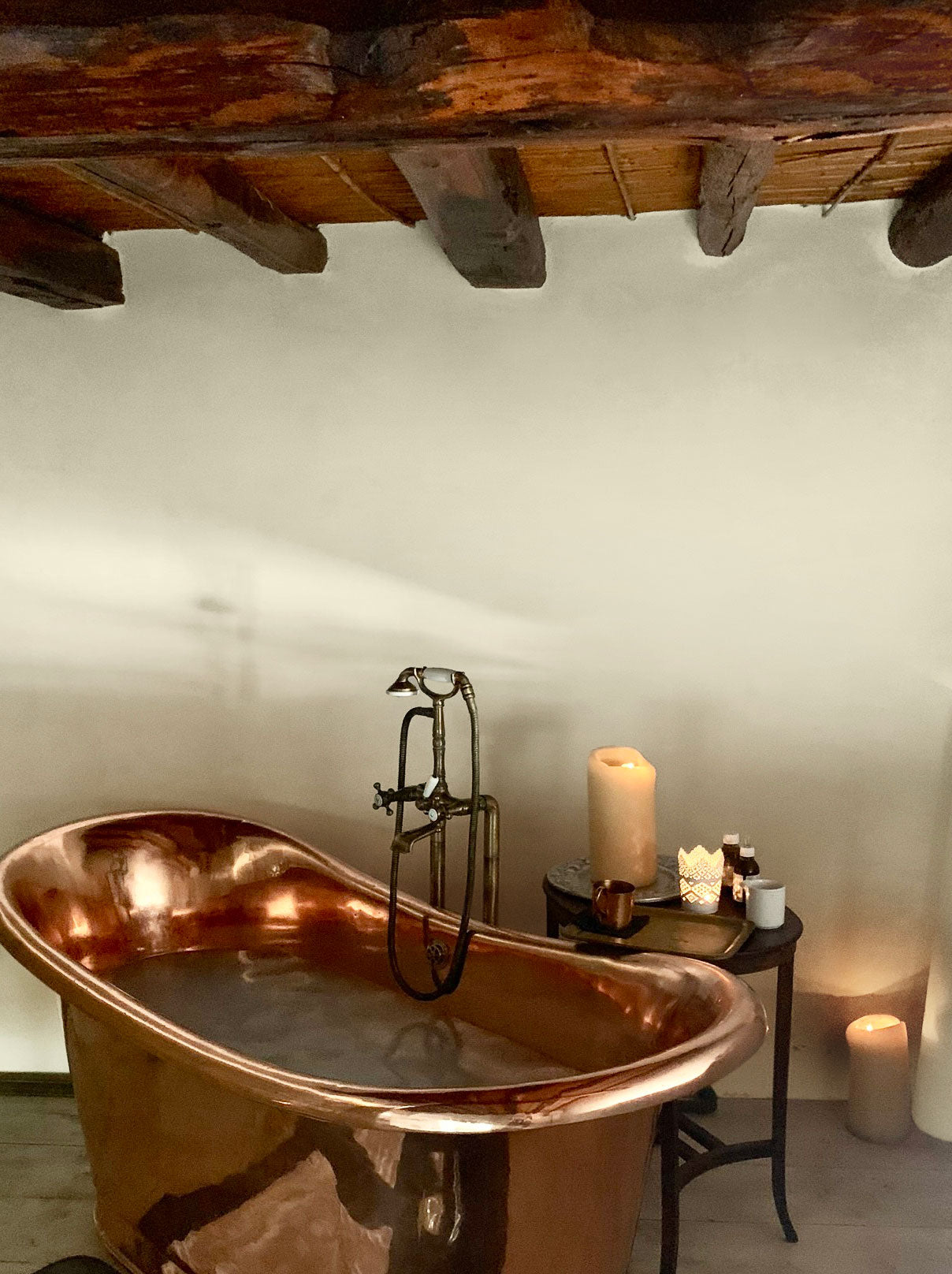 Beige mineral paint for bathroom