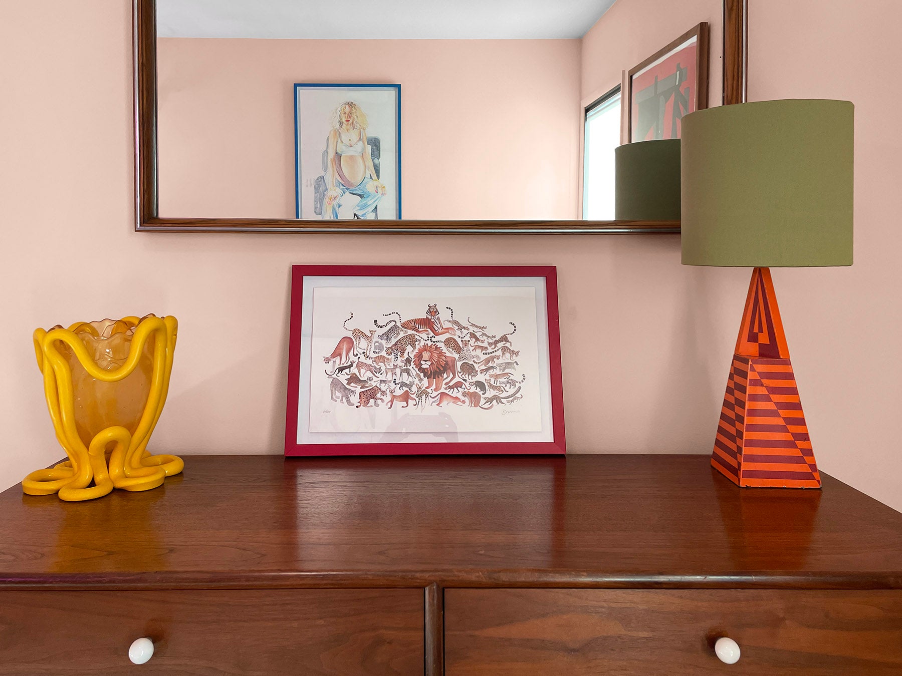 House walls painted in Momoiro pink